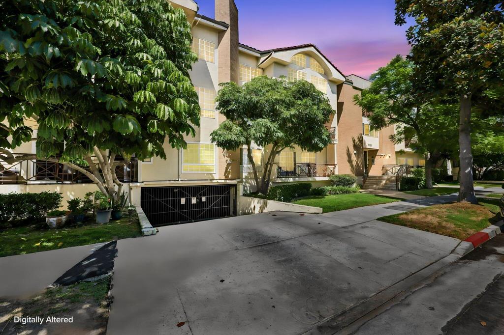 1131 Campbell 212, Glendale, CA 91207 — photo 1