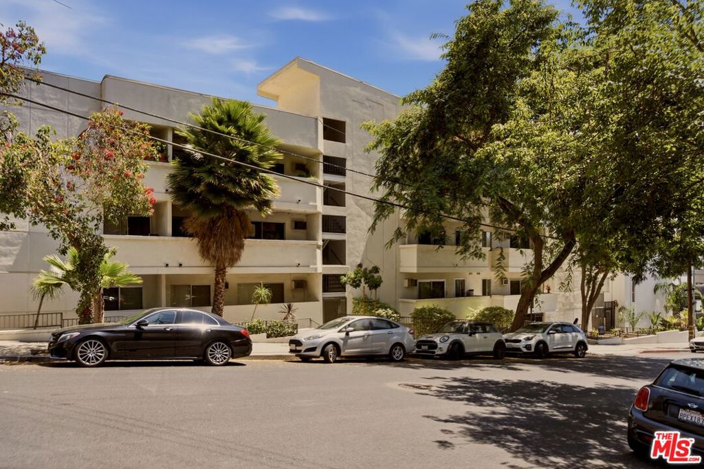 960 Larrabee Street 117, West Hollywood, CA 90069 — photo 1