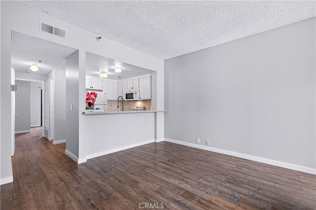 730 W 4th Street 308, Long Beach, CA 90802 — photo 1