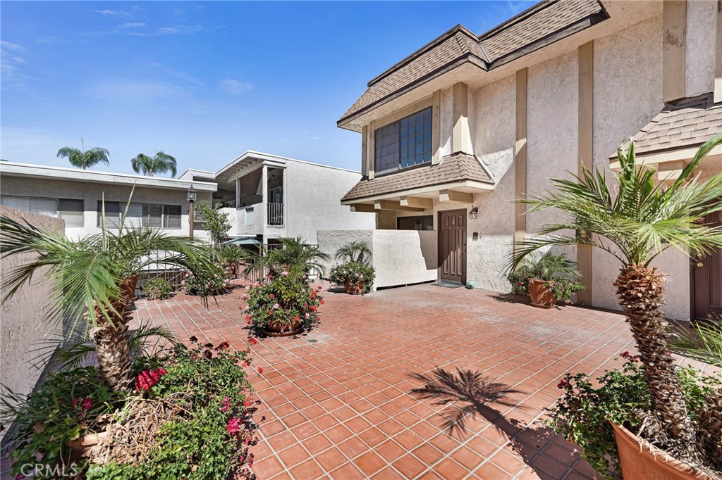 5404 Quakertown 5, Woodland Hills, CA 91364 — photo 1