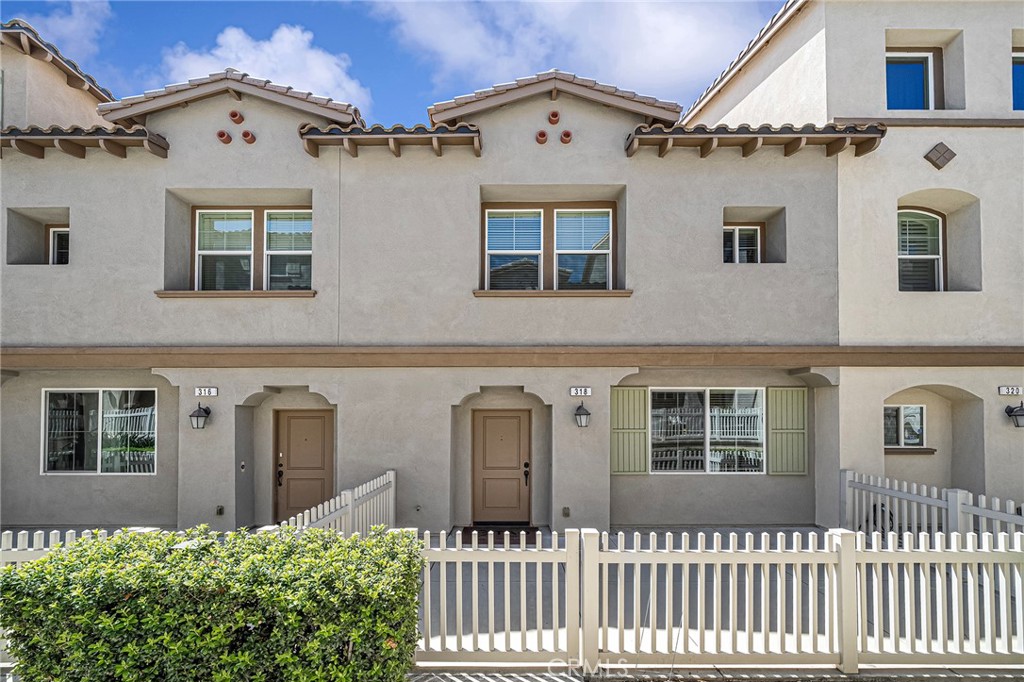 318 N Calvados, Azusa, CA 91702 — photo 1
