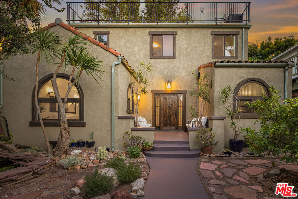 686 San Juan Avenue, Venice, CA 90291 — photo 1