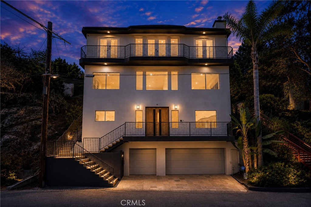 2927 Park Center, Los Angeles, CA 90068 — photo 1