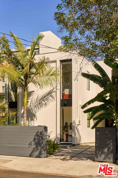 304 N Mountain View Avenue, Los Angeles, CA 90026 — photo 1