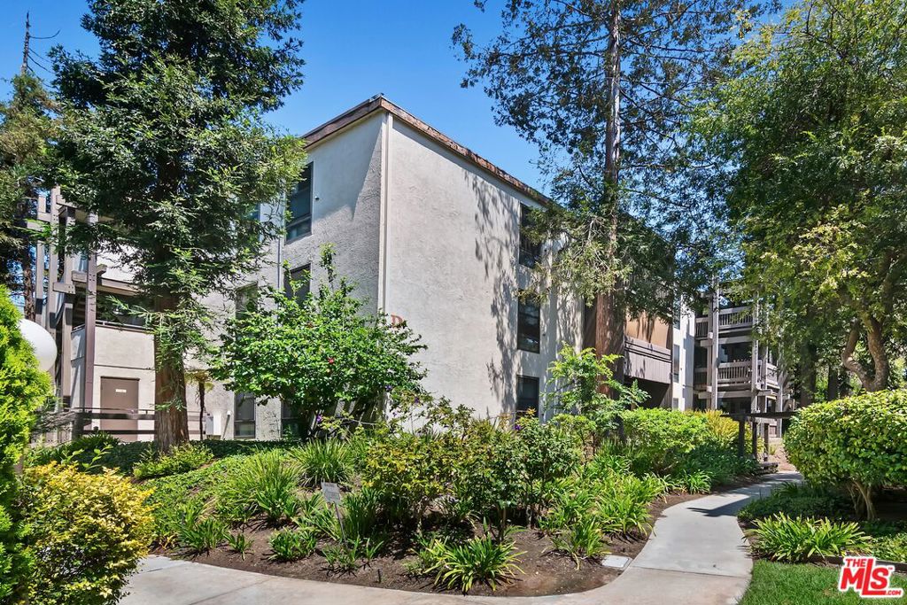 7742 Redlands Street D1046, Los Angeles, CA 90293 — photo 1