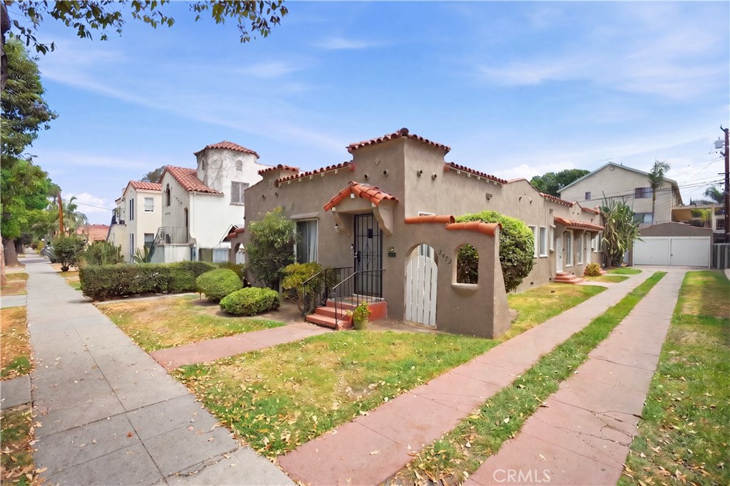 2472 Chestnut Avenue, Long Beach, CA 90806 — photo 1