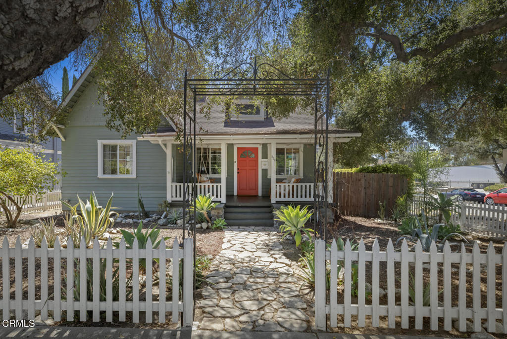 956 E Villa Street, Pasadena, CA 91106 — photo 1