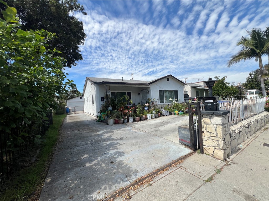 727 Oakford, East Los Angeles, CA 90022 — photo 1