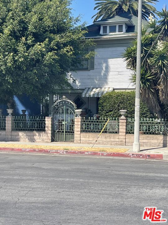 1125 W 22nd Street, Los Angeles, CA 90007 — photo 1