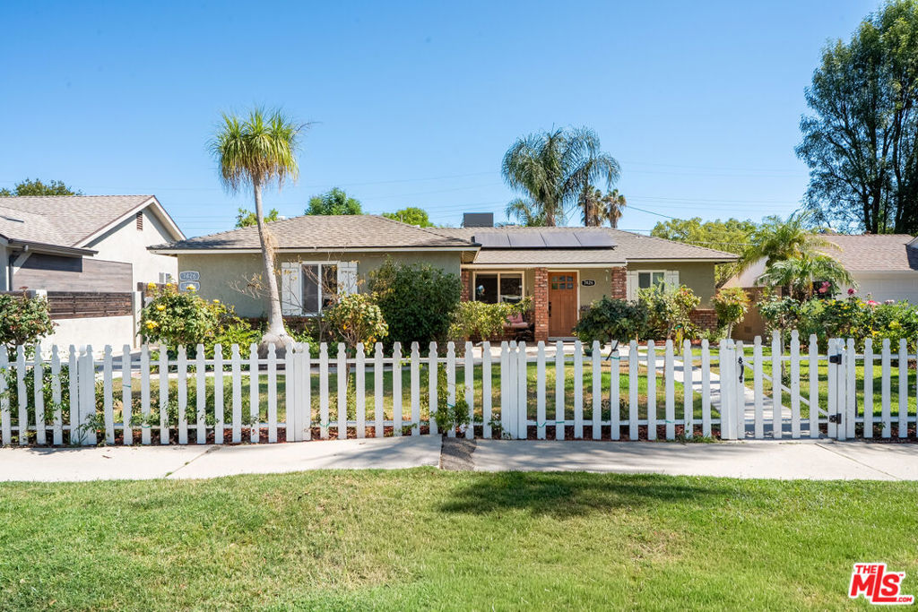 7426 Caldus Avenue, Los Angeles, CA 91406 — photo 1
