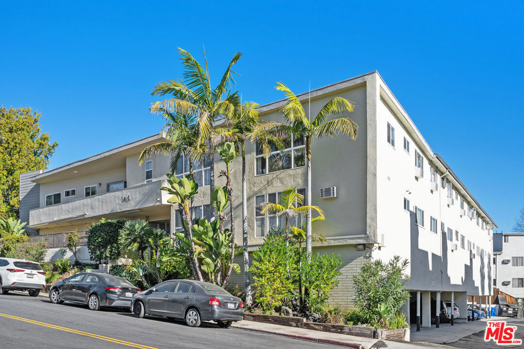 3410 Club Drive, Los Angeles, CA 90064 — photo 1