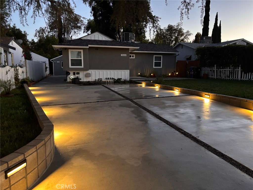 23130 Victory, Woodland Hills, CA 91367 — photo 1