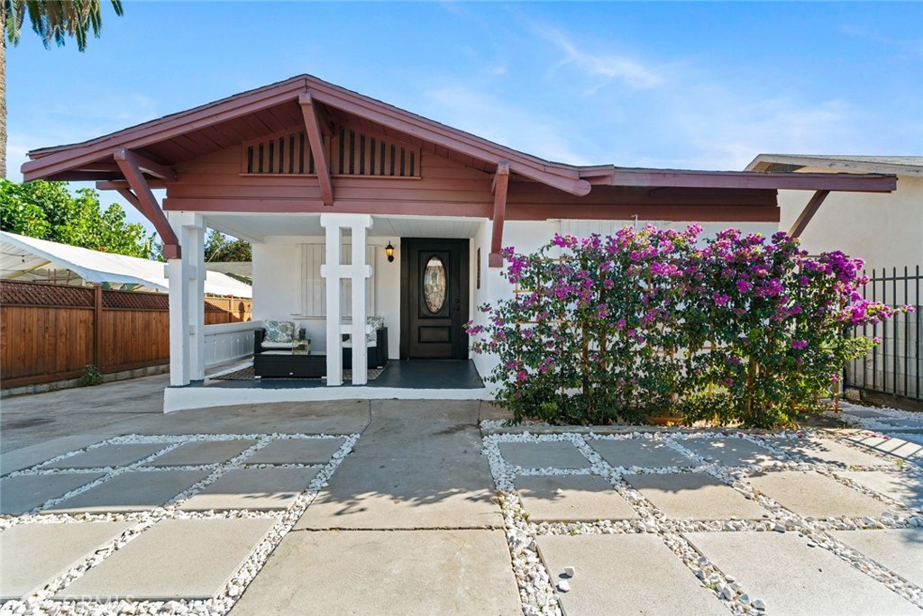 3204 W 27th St, Los Angeles, CA 90018 — photo 1