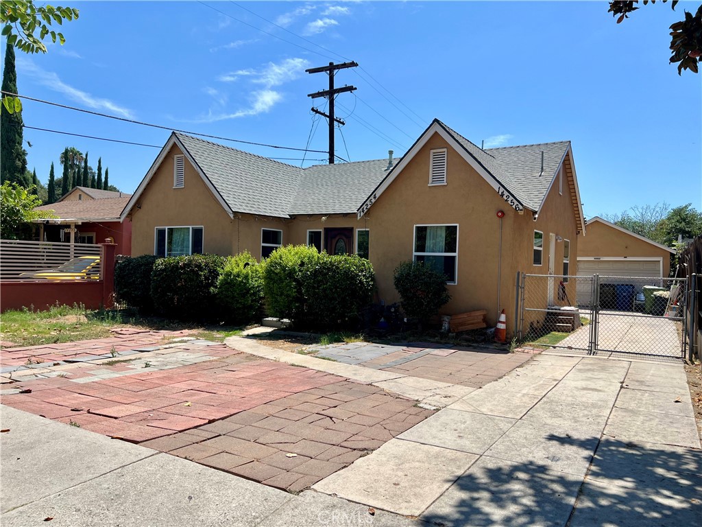 14254 14256 Vanowen Street, Van Nuys, CA 91405 — photo 1