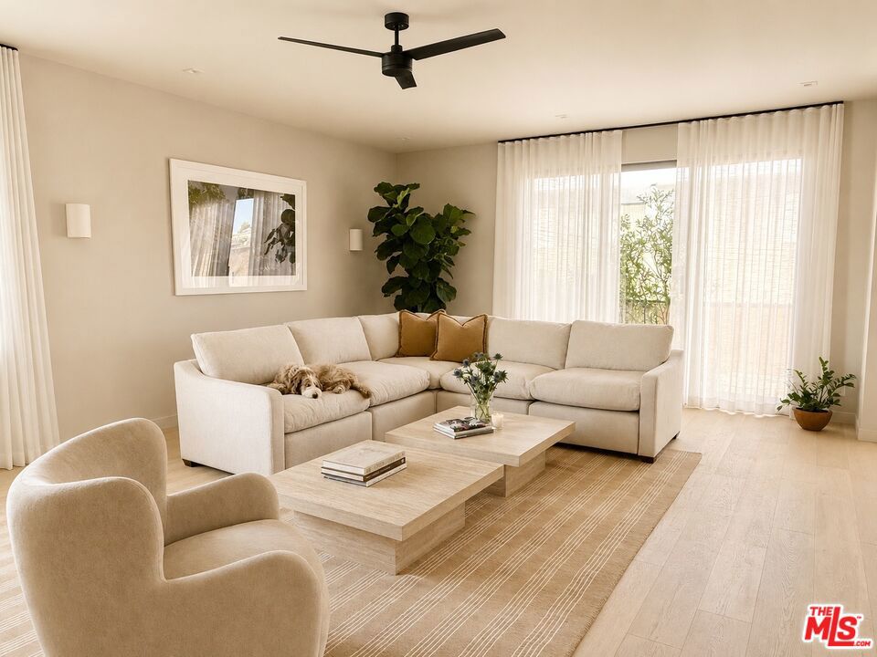 126 N Croft Avenue 302, Los Angeles, CA 90048 — photo 1