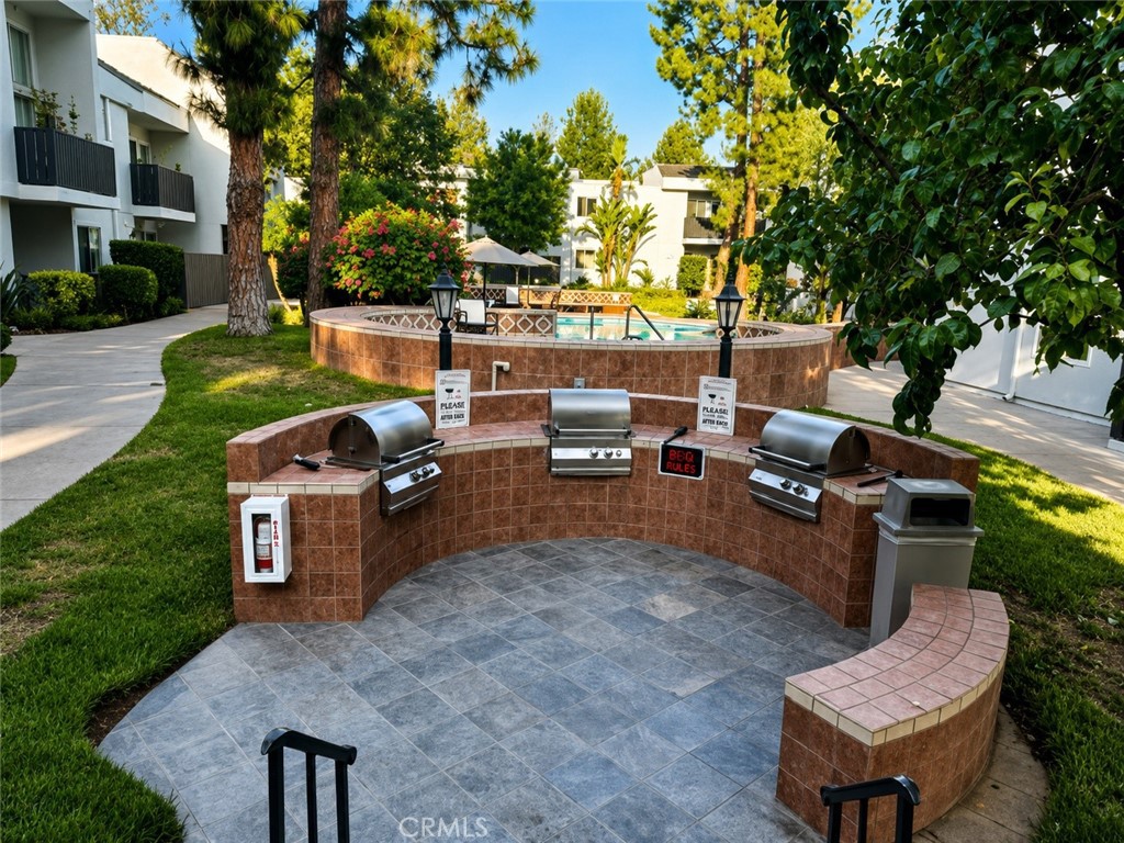 18645 Hatteras Street 206, Tarzana, CA 91356 — photo 1