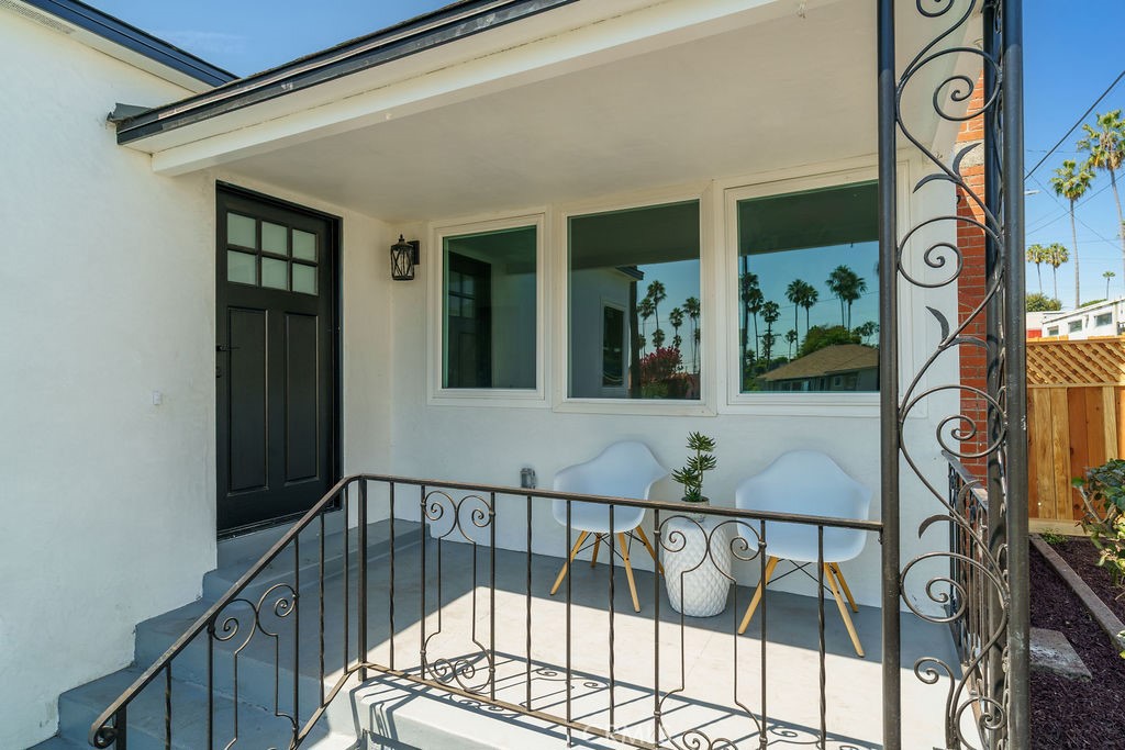 5419 S Rimpau, Los Angeles, CA 90043 — photo 1