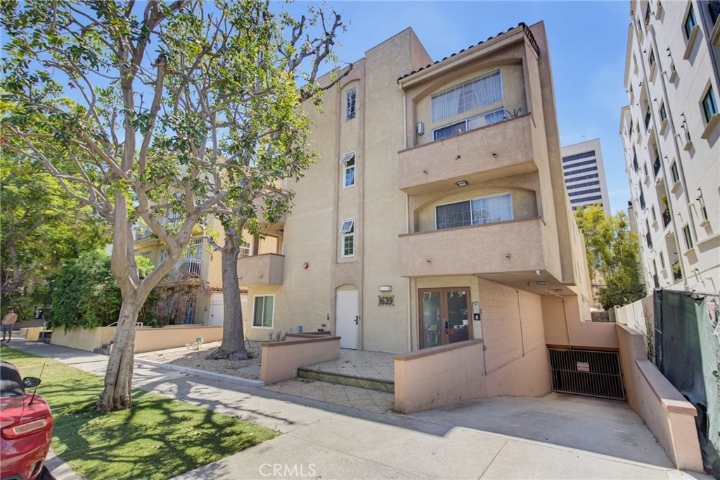 1639 Camden Avenue 301, Los Angeles, CA 90025 — photo 1