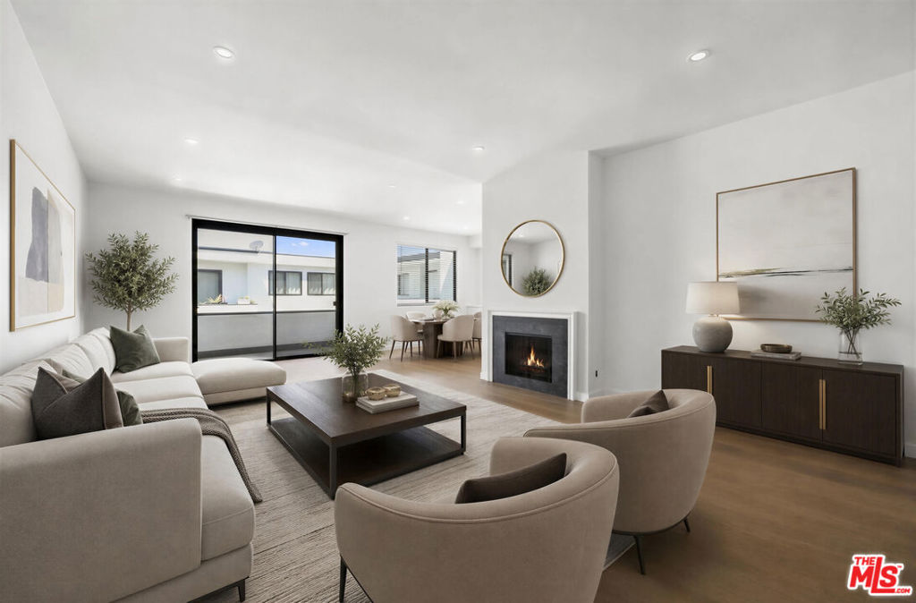 8568 Burton Way 301, Los Angeles, CA 90048 — photo 1
