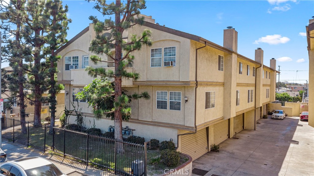 1040 252nd Street 4, Harbor City, CA 90710 — photo 1