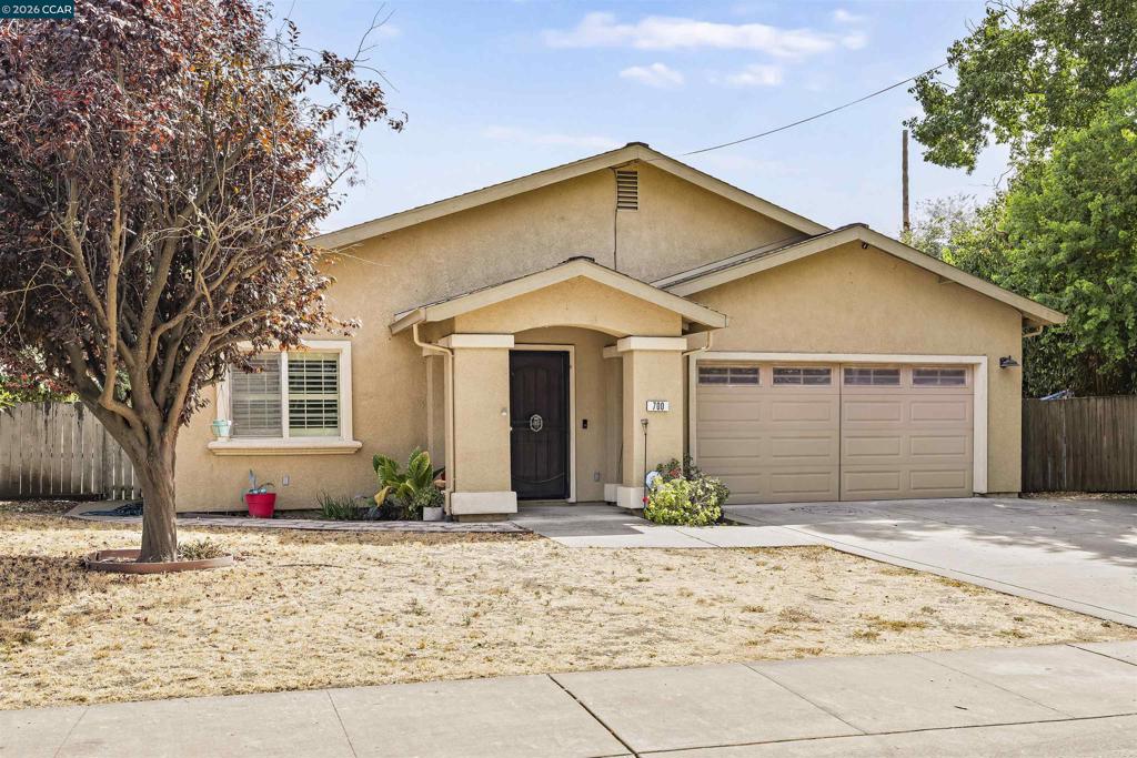 700 Pinedale Ave, Sacramento, CA 95838 — photo 1