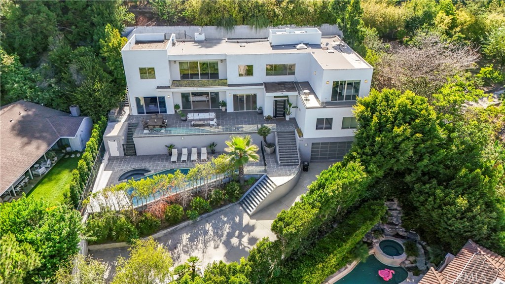 12148 Travis, Los Angeles, CA 90049 — photo 1