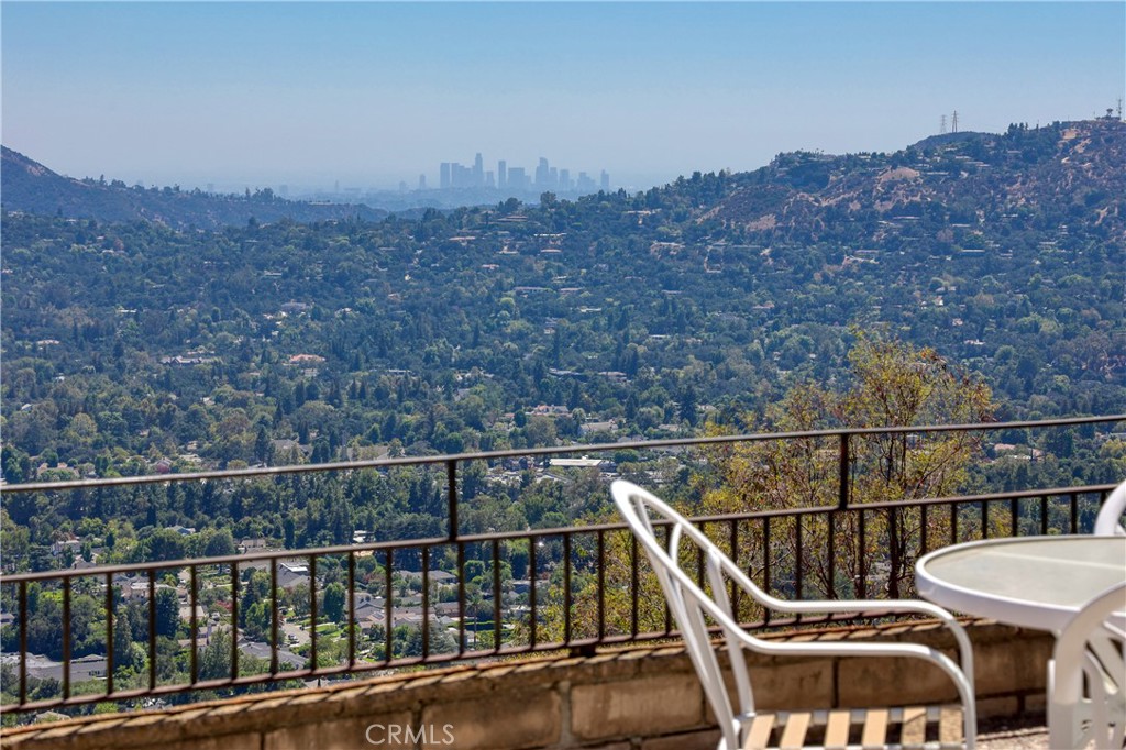 750 Galaxy Heights, La Canada Flintridge, CA 91011 — photo 1