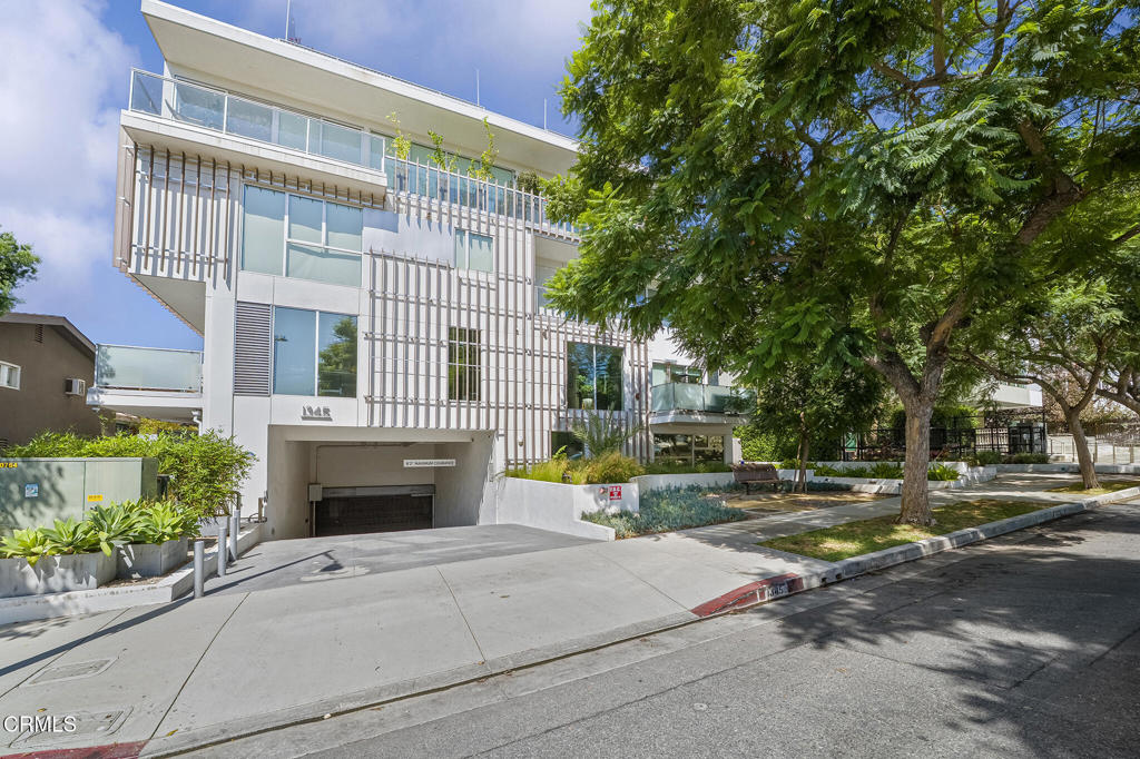 1345 Havenhurst Drive 16, Los Angeles, CA 90046 — photo 1