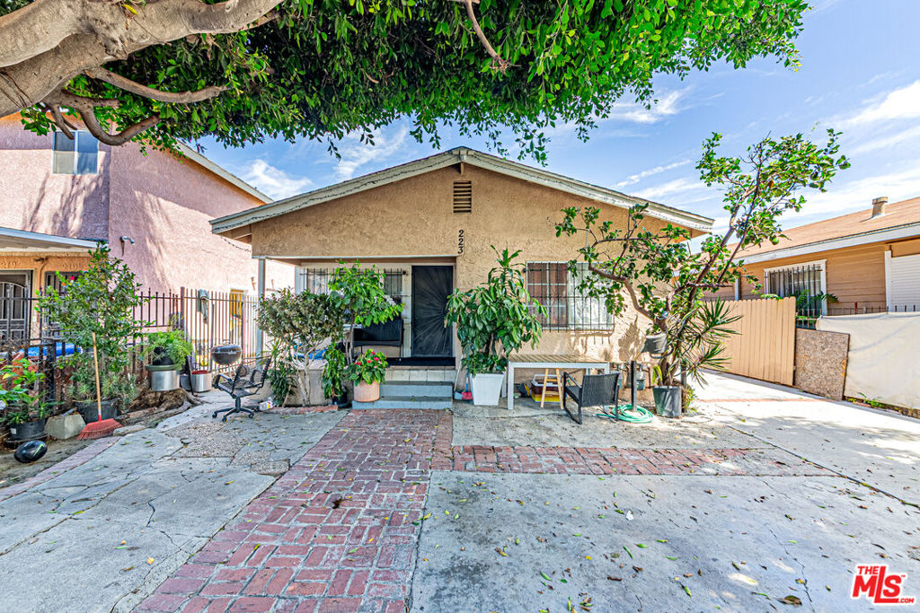 223 E 55th Street, Los Angeles, CA 90011 — photo 1