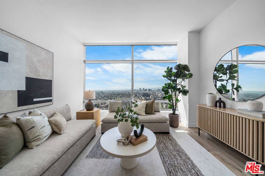 900 W Olympic Boulevard 27D, Los Angeles, CA 90015 — photo 1