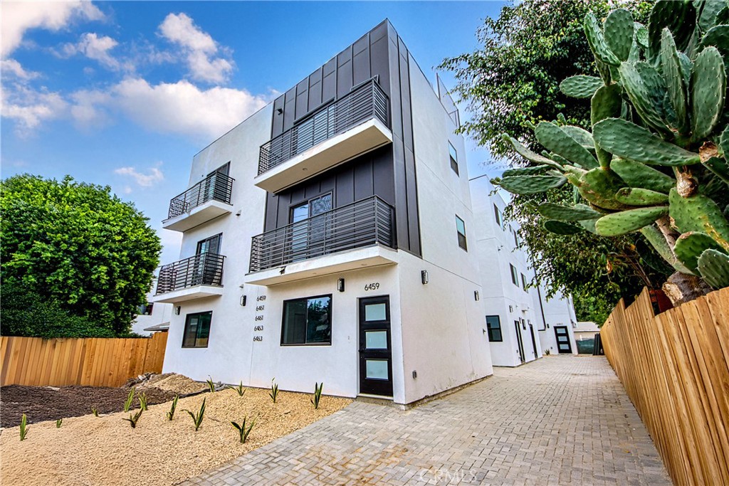 6461 Woodley, Los Angeles, CA 91406 — photo 1