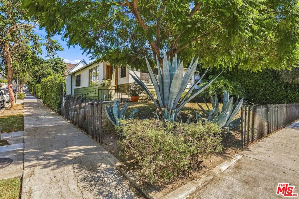 402 S Coronado Street, Los Angeles, CA 90057 — photo 1