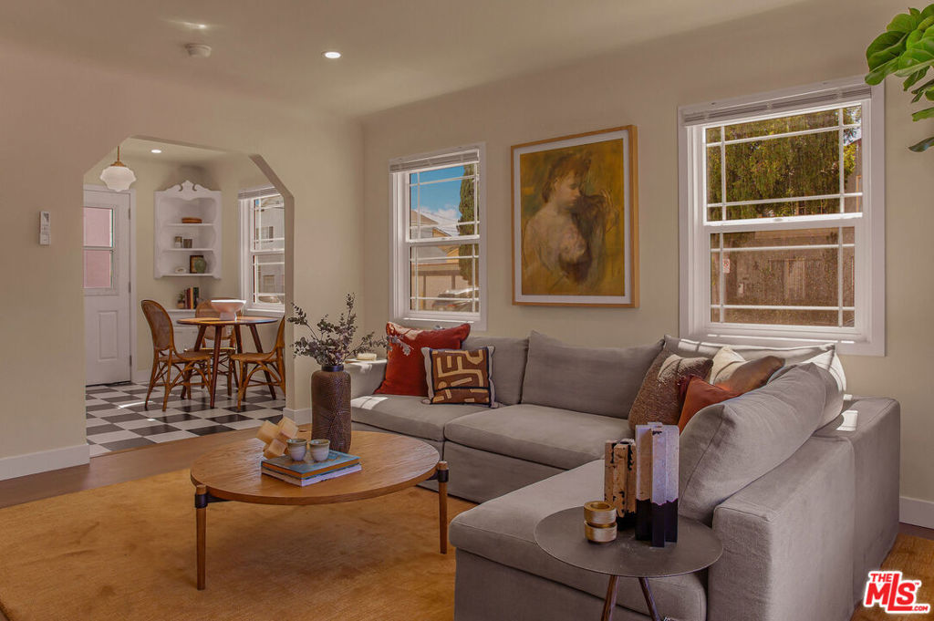 5317 Saturn Street, Los Angeles, CA 90019 — photo 1