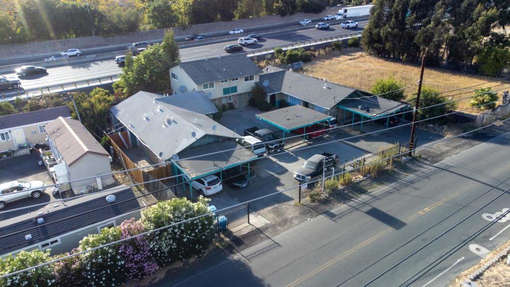541545 Admiral Callaghan Lane
