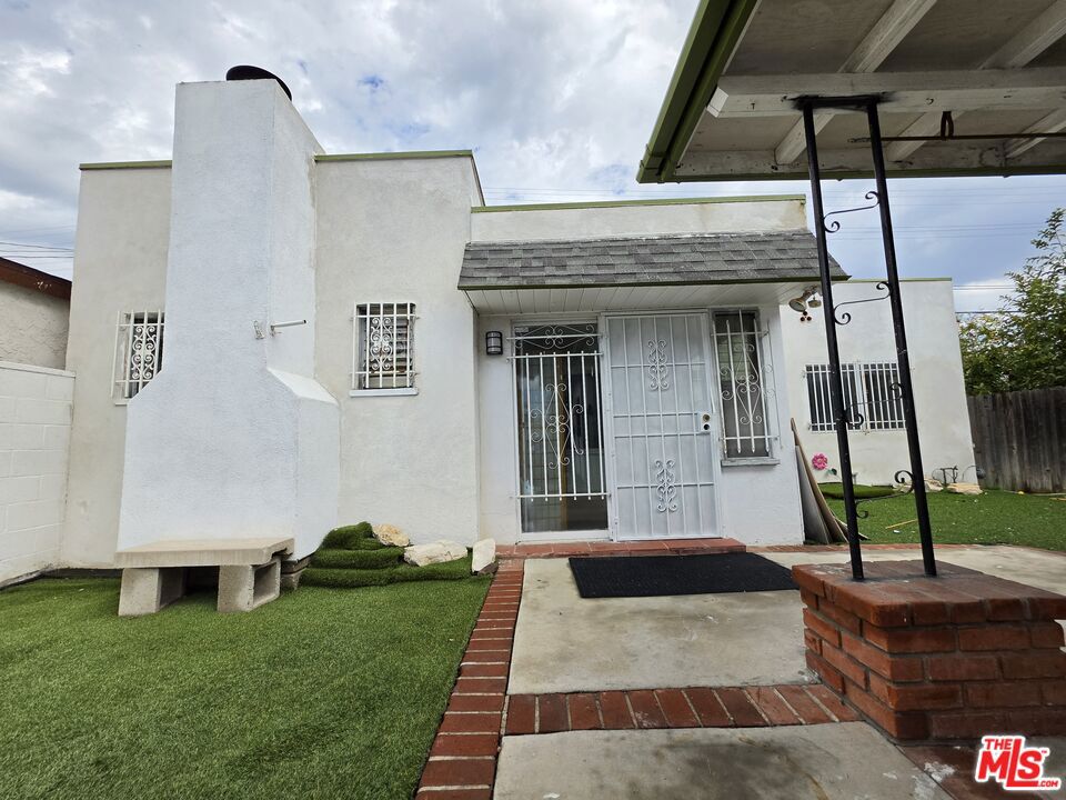 611 W 109th Street, Los Angeles, CA 90044 — photo 1