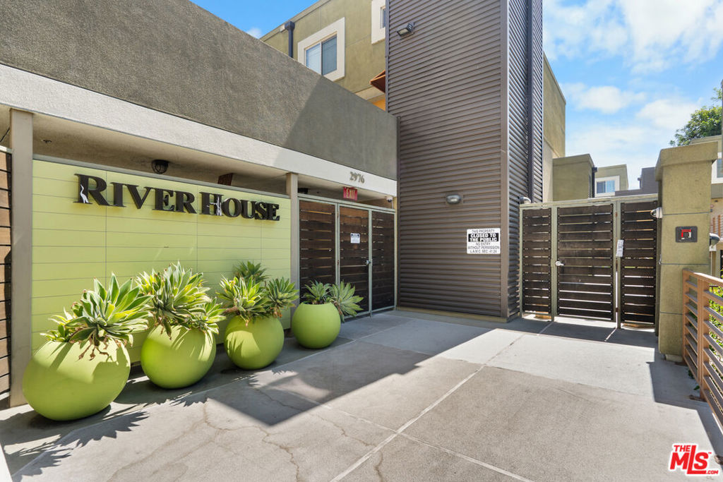 2980 Ripple Place 206, Los Angeles, CA 90039 — photo 1