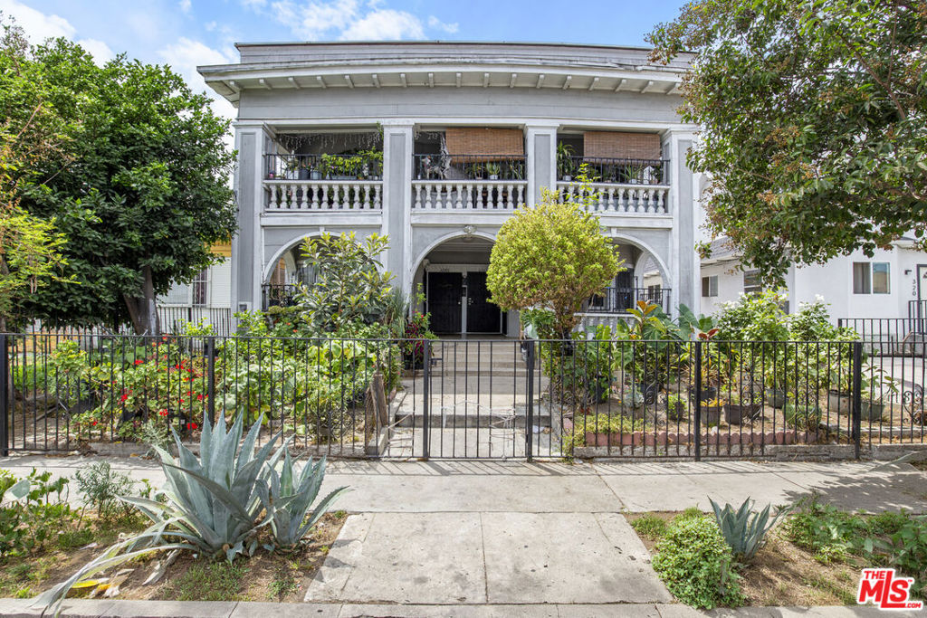 326 E 35th Street, Los Angeles, CA 90011 — photo 1