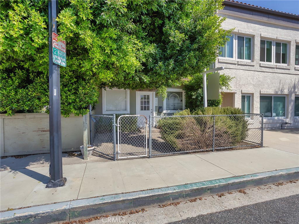 1817 W Burbank Boulevard, Burbank, CA 91506 — photo 1