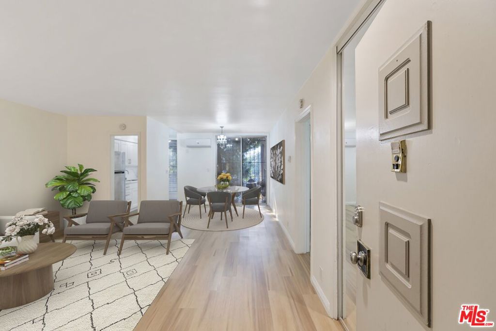4255 W 5th Street 209, Los Angeles, CA 90020 — photo 1