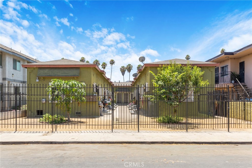 606 W 81st, Los Angeles, CA 90044 — photo 1