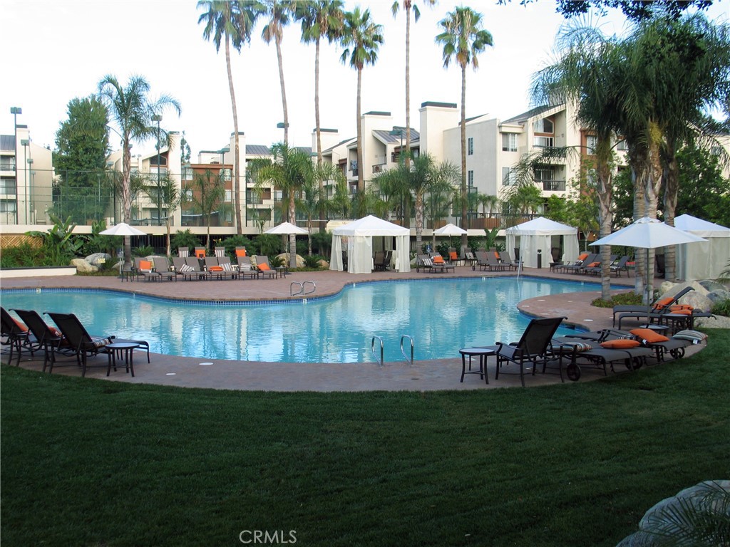 5550 Owensmouth #317, Woodland Hills, CA 91367 — photo 1