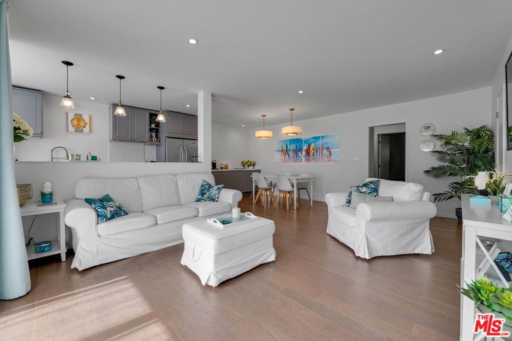 1233 N Laurel Avenue 114, West Hollywood, CA 90046 — photo 1