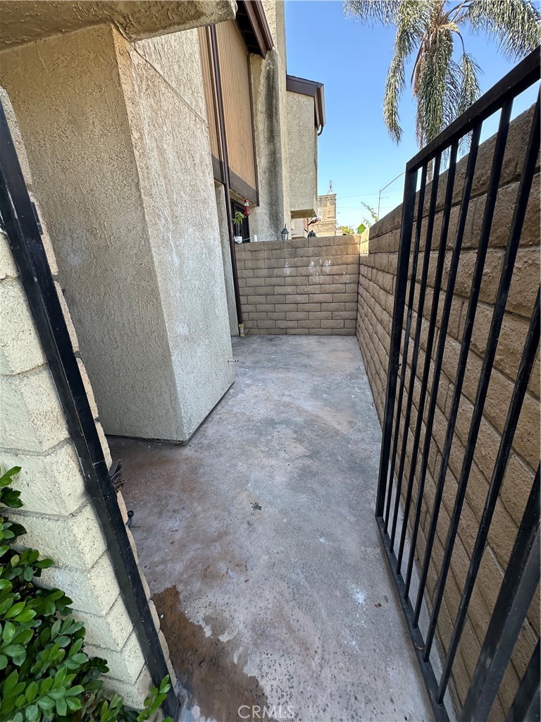 2674 Clarendon, B Avenue, Huntington Park, CA 90255 — photo 1