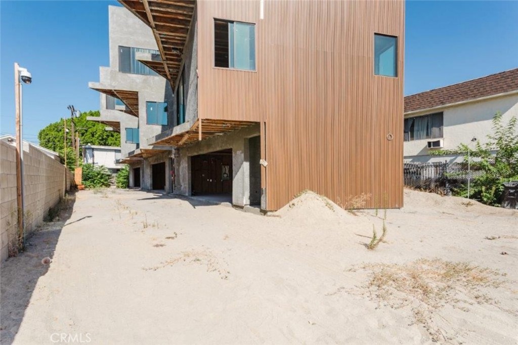 6651 Camellia Avenue, Los Angeles, CA 91606 — photo 1