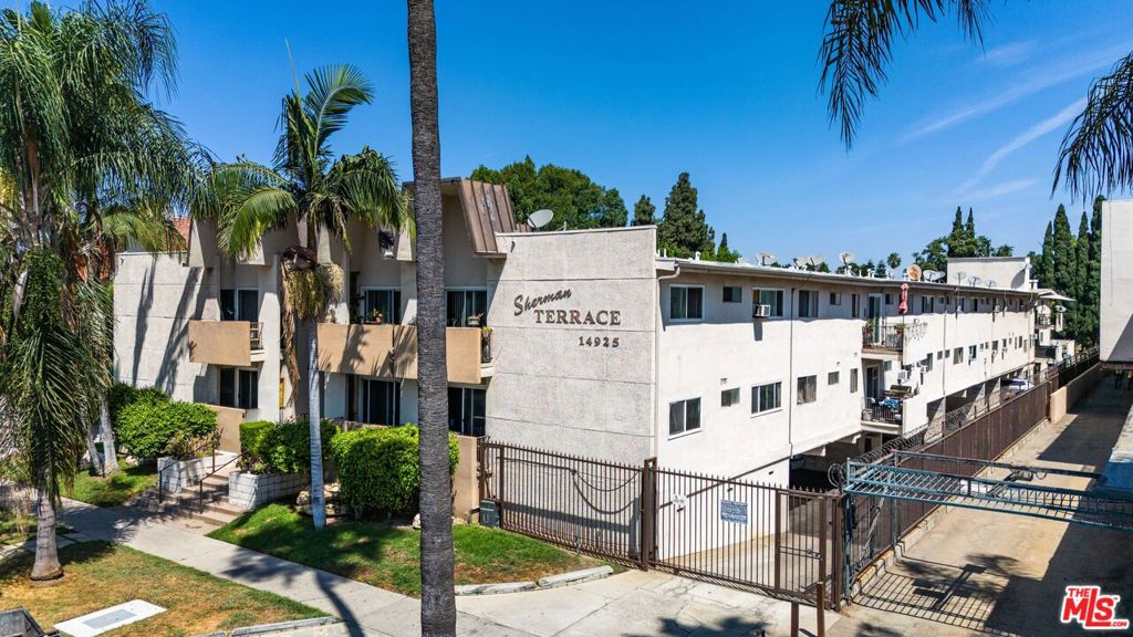 14925 Sherman Way, Los Angeles, CA 91405 — photo 1