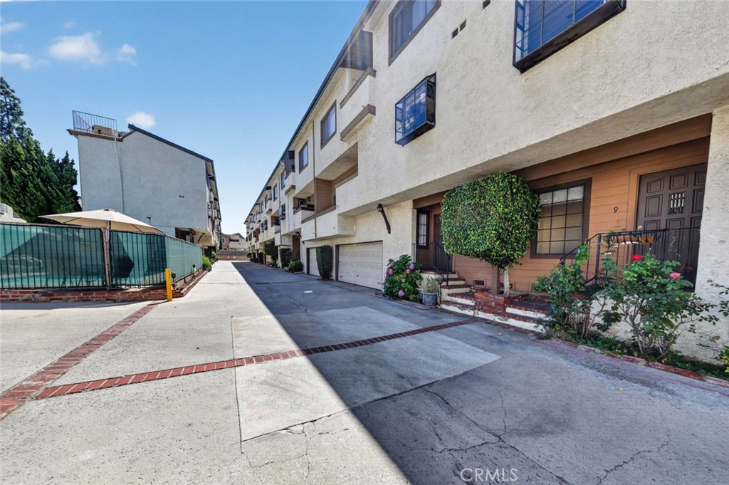 7650 Topanga Canyon Boulevard 9, Canoga Park, CA 91304 — photo 1