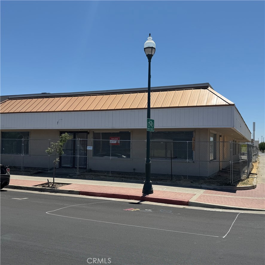 962 W Main, Merced, CA 95340 — photo 1