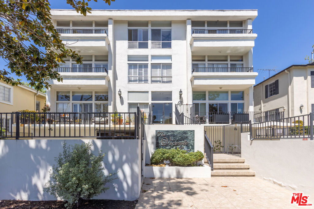 511 San Vicente Boulevard 107, Santa Monica, CA 90402 — photo 1