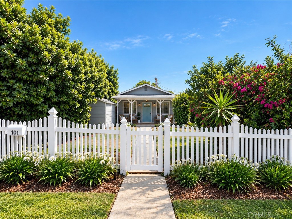 1454 N Clybourn Avenue, Burbank, CA 91505 — photo 1