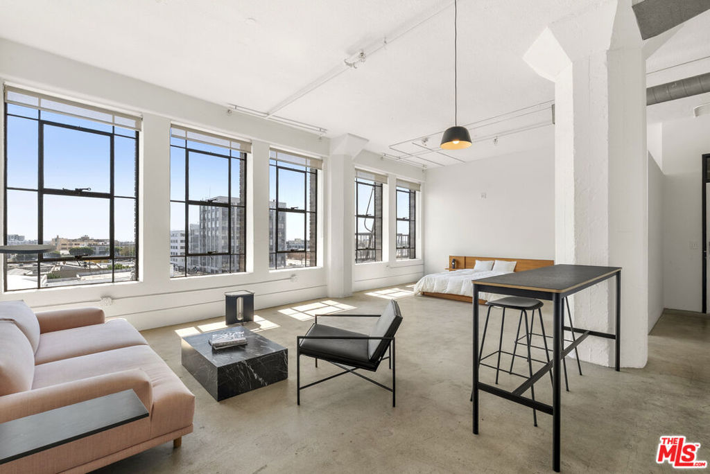 315 E 8th Street 505, Los Angeles, CA 90014 — photo 1